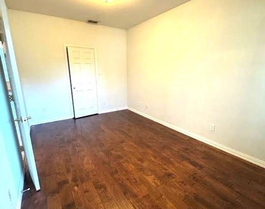 4501 Brenda Drive - Photo Thumbnail 15
