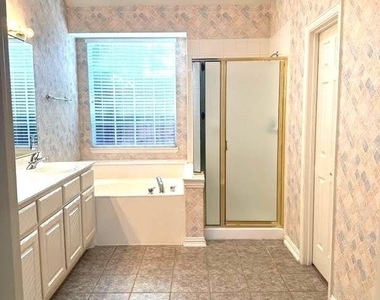 4501 Brenda Drive - Photo Thumbnail 18