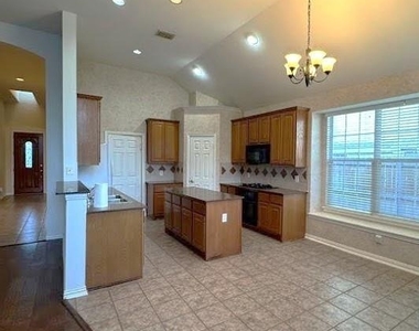 4501 Brenda Drive - Photo Thumbnail 12