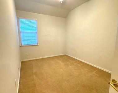 4501 Brenda Drive - Photo Thumbnail 20