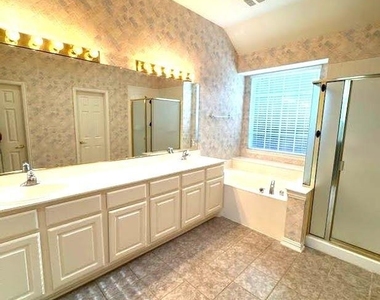 4501 Brenda Drive - Photo Thumbnail 19