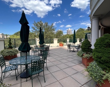 300 W 5th Street - Photo Thumbnail 9