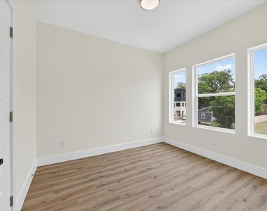2505 Pennsylvania Avenue - Photo Thumbnail 17