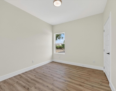 2505 Pennsylvania Avenue - Photo Thumbnail 18