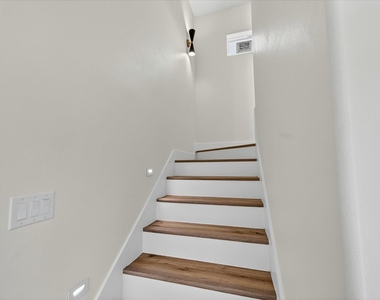 2505 Pennsylvania Avenue - Photo Thumbnail 15