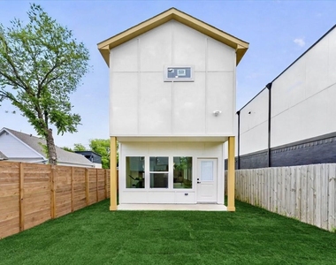 2505 Pennsylvania Avenue - Photo Thumbnail 5