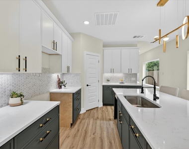 2505 Pennsylvania Avenue - Photo Thumbnail 13