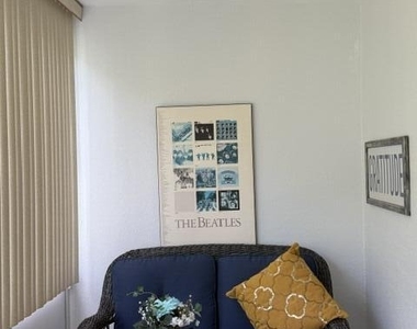 3304 Aruba Way - Photo Thumbnail 14