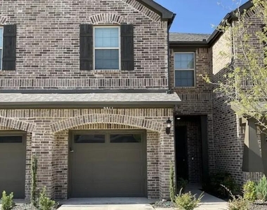 6427 Blue Trail - Photo Thumbnail 3