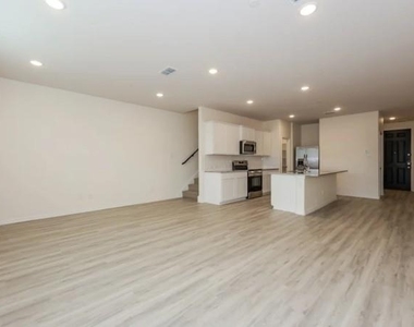 6427 Blue Trail - Photo Thumbnail 6