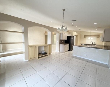 5374 Oakmont Village Circle - Photo Thumbnail 3