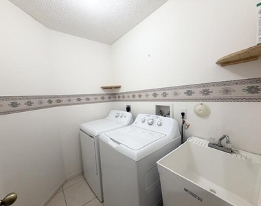 5374 Oakmont Village Circle - Photo Thumbnail 10