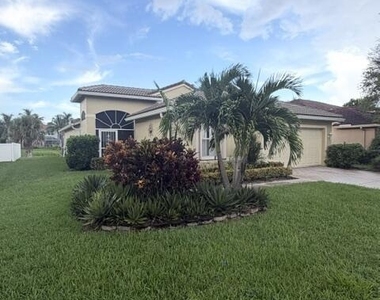 5374 Oakmont Village Circle - Photo Thumbnail 1