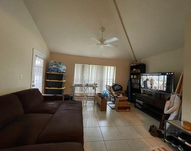 4026 Nw 87th Avenue - Photo Thumbnail 6
