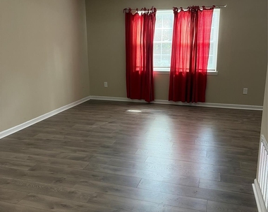 11117 Park Road - Photo Thumbnail 5