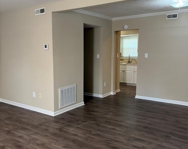 11117 Park Road - Photo Thumbnail 9