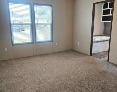 6501 W Hwy 199 - Photo Thumbnail 8