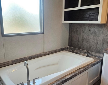 6501 W Hwy 199 - Photo Thumbnail 9
