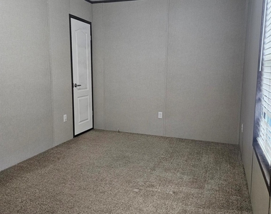 6501 W Hwy 199 - Photo Thumbnail 15