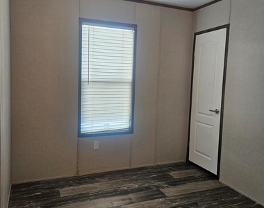 6501 W Hwy 199 - Photo Thumbnail 13
