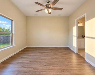 5945 Obsidian Creek Drive - Photo Thumbnail 9