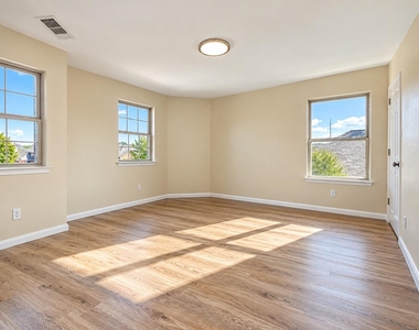 5945 Obsidian Creek Drive - Photo Thumbnail 17