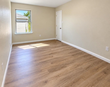5945 Obsidian Creek Drive - Photo Thumbnail 20