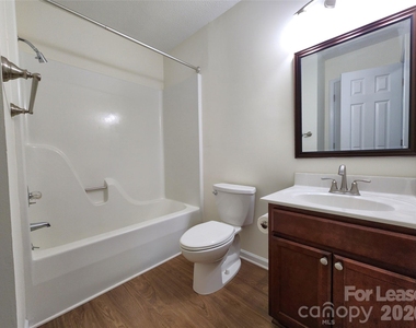 406 E 18th Street - Photo Thumbnail 12