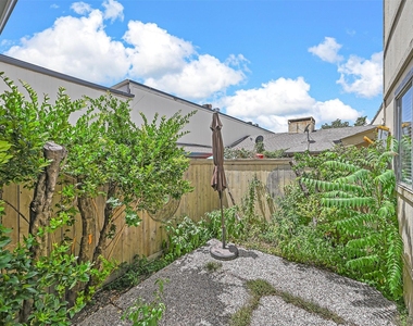 8560 Park Lane - Photo Thumbnail 22
