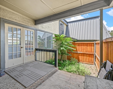 8560 Park Lane - Photo Thumbnail 21
