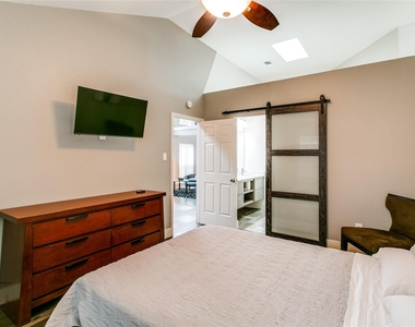 1349 Jasmine Drive - Photo Thumbnail 12