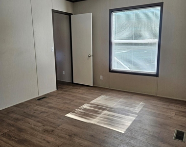 6501 W Hwy 199 - Photo Thumbnail 12