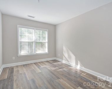 210 S Cedar Street - Photo Thumbnail 24