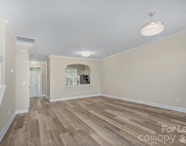 210 S Cedar Street - Photo Thumbnail 7