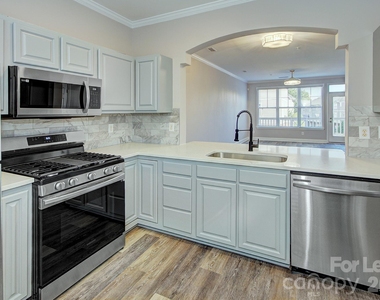 210 S Cedar Street - Photo Thumbnail 3