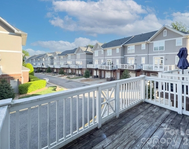 210 S Cedar Street - Photo Thumbnail 12