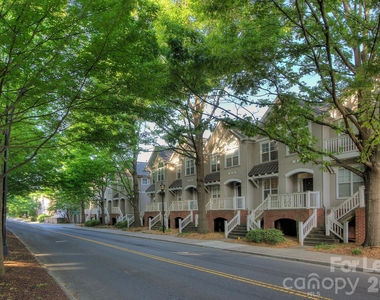 210 S Cedar Street - Photo Thumbnail 25