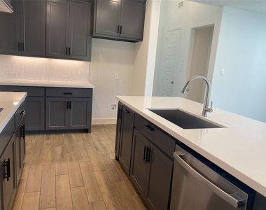 1624 Bulls Eye Road - Photo Thumbnail 9