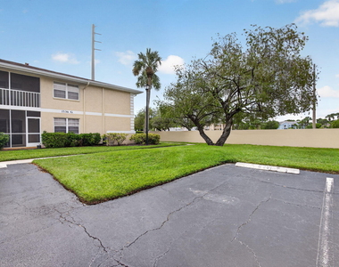 1536 Se Royal Green Circle - Photo Thumbnail 25