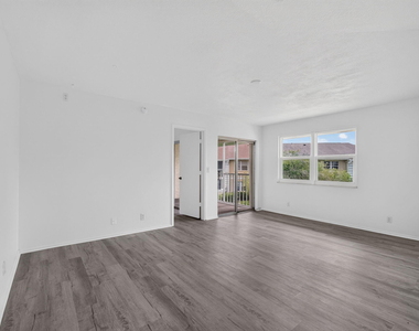 1536 Se Royal Green Circle - Photo Thumbnail 6
