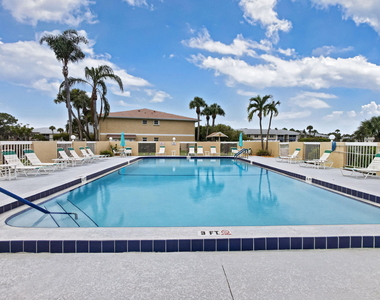 1536 Se Royal Green Circle - Photo Thumbnail 29