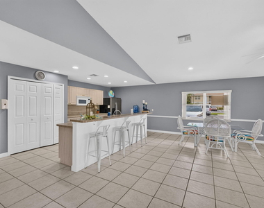 1536 Se Royal Green Circle - Photo Thumbnail 27