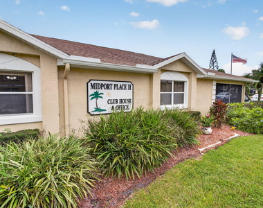 1536 Se Royal Green Circle - Photo Thumbnail 33