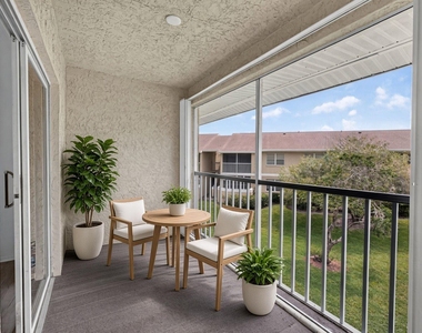 1536 Se Royal Green Circle - Photo Thumbnail 21