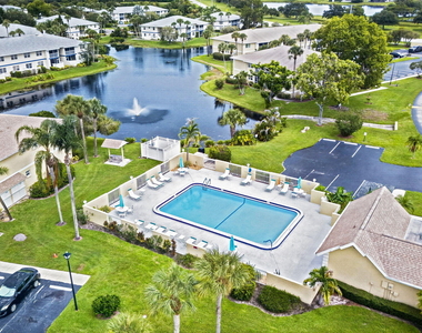 1536 Se Royal Green Circle - Photo Thumbnail 3