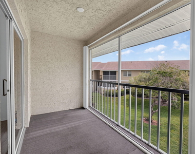 1536 Se Royal Green Circle - Photo Thumbnail 20