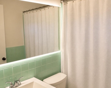 1221 S Kings Drive - Photo Thumbnail 9