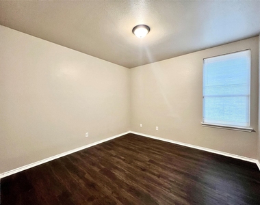 8221 Atherton Street - Photo Thumbnail 9