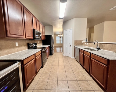 8221 Atherton Street - Photo Thumbnail 4