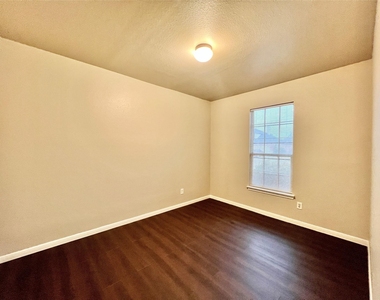 8221 Atherton Street - Photo Thumbnail 8